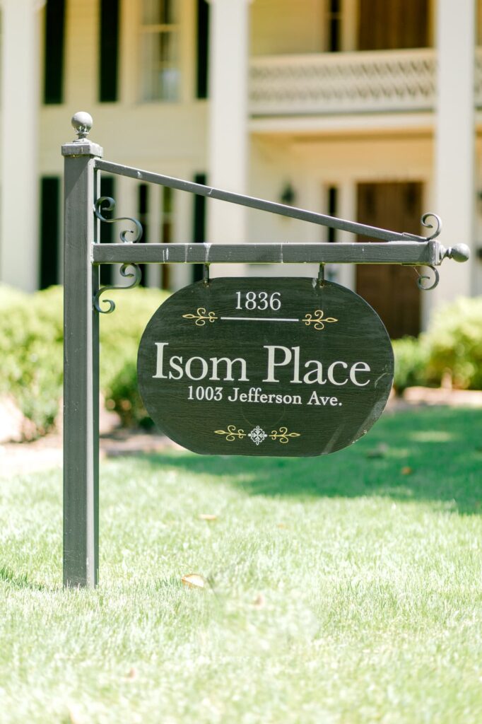 Isom Place sign
