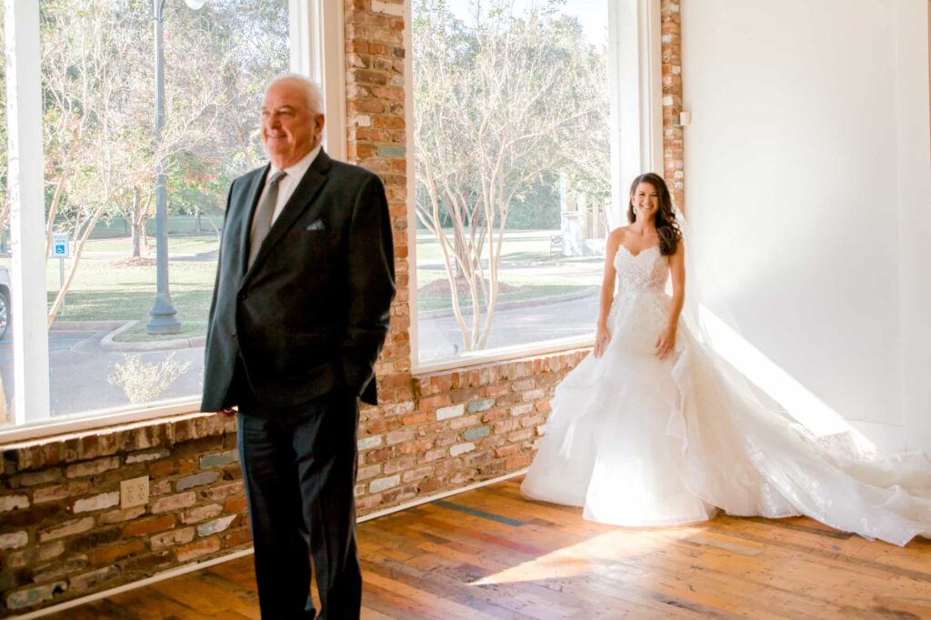 Bride and Dad first look at Plein Air